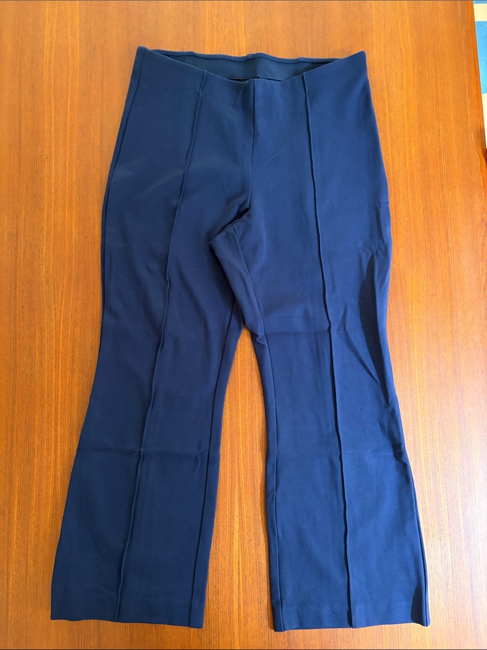 GAP Women's Navy Kick Flare Pull-On Crop Pants